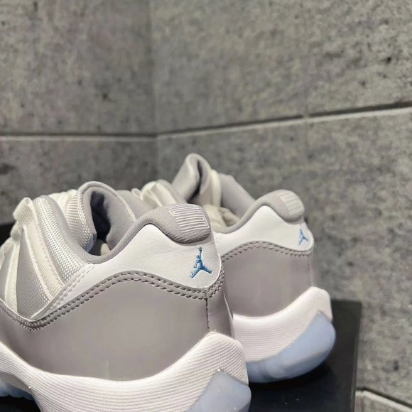 Air Jordan 11 low Cenment Grey - Picture 5 of 6